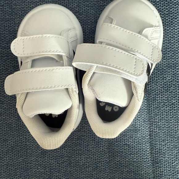 Adidas White and Black Sneakers with Velcro Straps - Picture 2 of 7